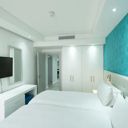 Protea Hotel By Marriott Cape Town North Wharf Exterior photo
